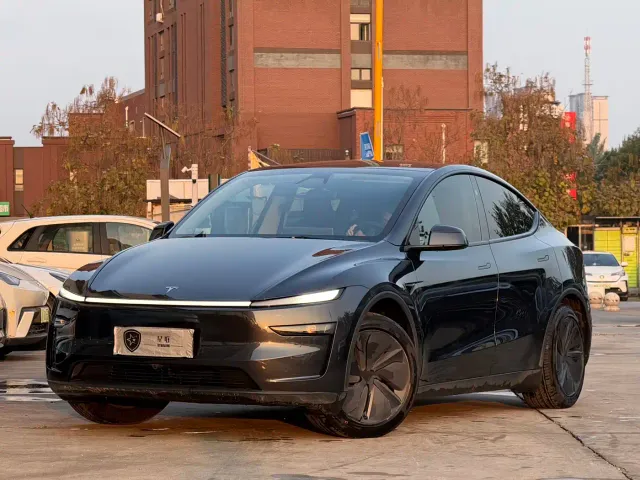 Фотография автомобиля — Tesla Model Y
