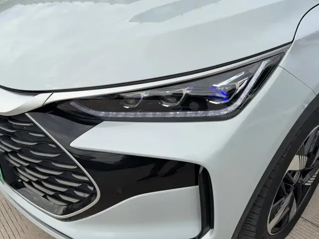 BYD Tang — Фото автомобиля 14