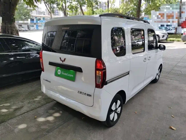 Wuling Zhiguang NEV — Фото автомобиля 6