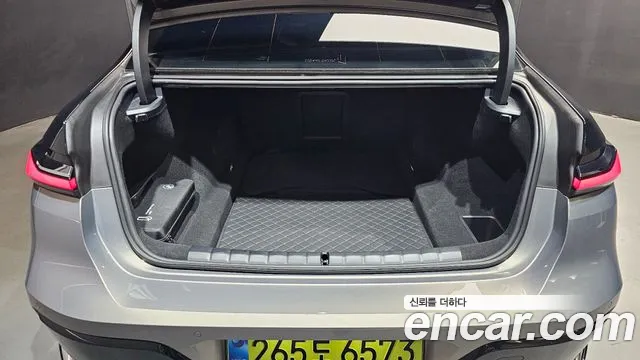 BMW 7-Series — Фото автомобиля 30
