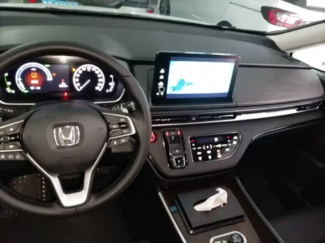 Honda Elysion — Фото автомобиля 9
