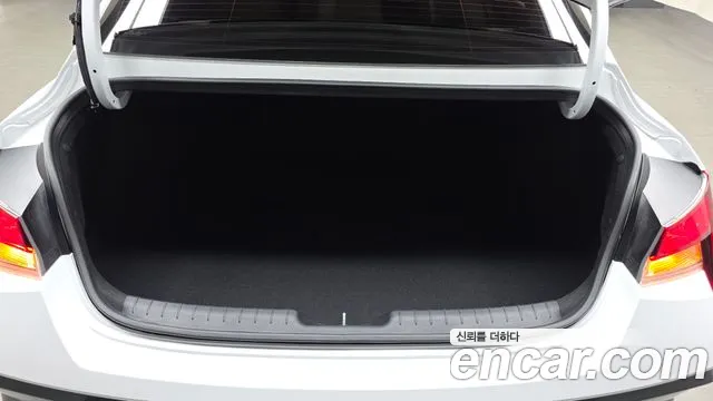 Hyundai AVANTE Новый Avante (CN7) — Фото автомобиля 16