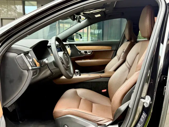 Volvo S90 — Фото автомобиля 18