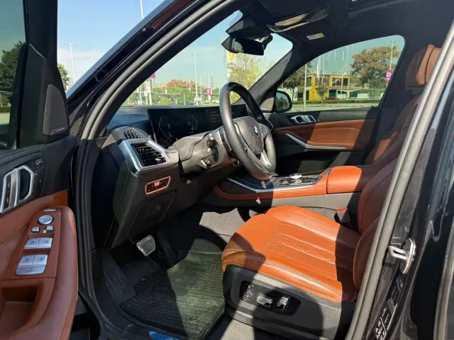 BMW X7 — Фото автомобиля 8