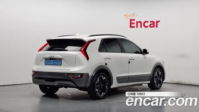 Kia Niro — Фото автомобиля 2