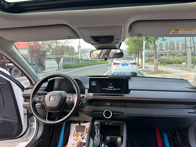 Honda Accord — Фото автомобиля 10