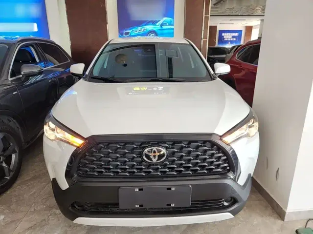 Toyota Corolla Cross — Фото автомобиля 2