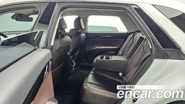 Hyundai Grandeur Grandeur (GN7) 2.5 Бензин 2WD — Фото автомобиля 11