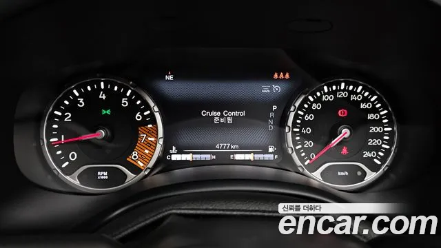 Jeep Renegade — Фото автомобиля 8