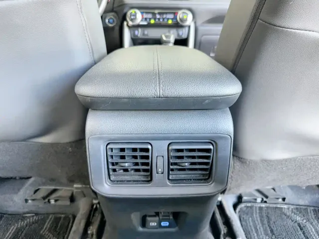 Toyota RAV4 — Фото автомобиля 16