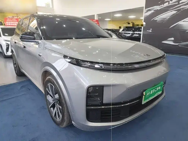 Li Auto L8 — Фото автомобиля 3