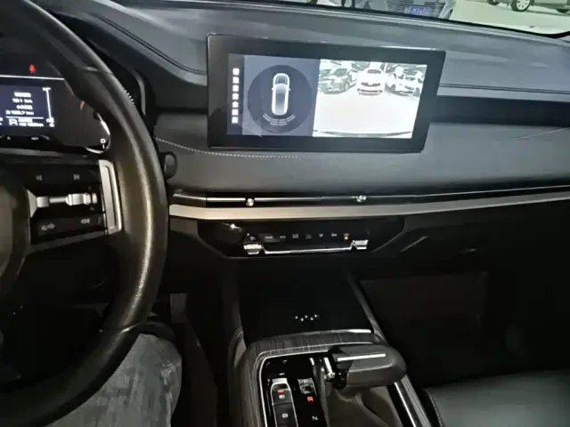 Wuling Jiachen — Фото автомобиля 12
