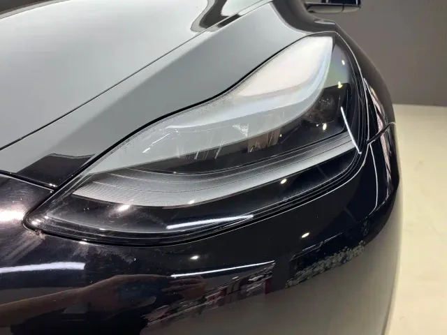 Tesla Model Y — Фото автомобиля 5