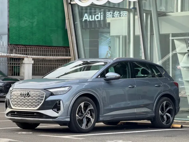 Audi Q4 e-tron — Фото автомобиля 3