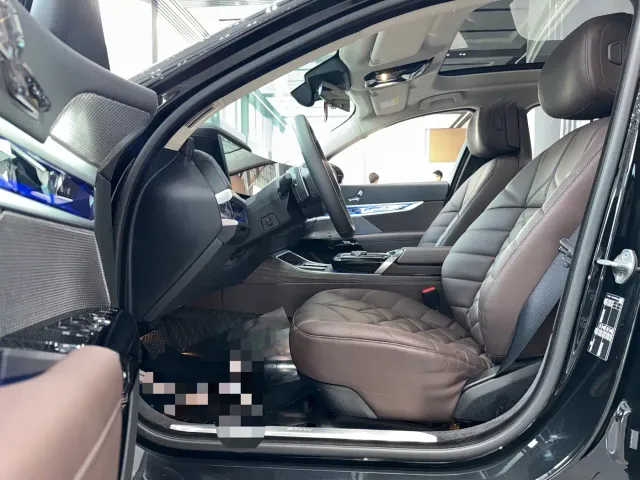 BMW 7 Series — Фото автомобиля 4