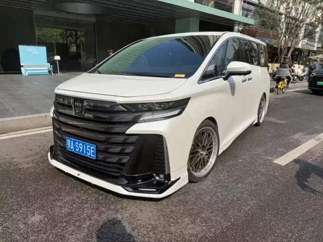 Toyota Vellfire — Фото автомобиля 2
