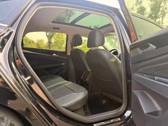 Volkswagen Passat — Фото автомобиля 9