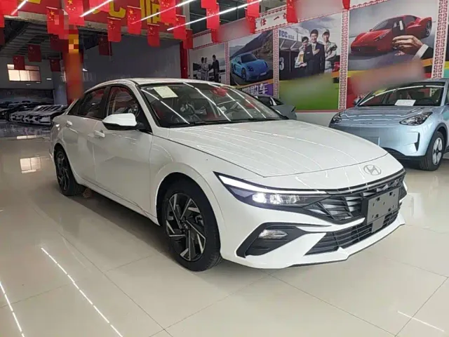 Hyundai Elantra — Фото автомобиля 21