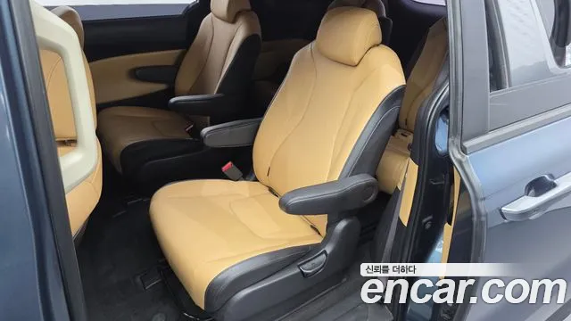 Kia Carnival Generation 4 — Фото автомобиля 17