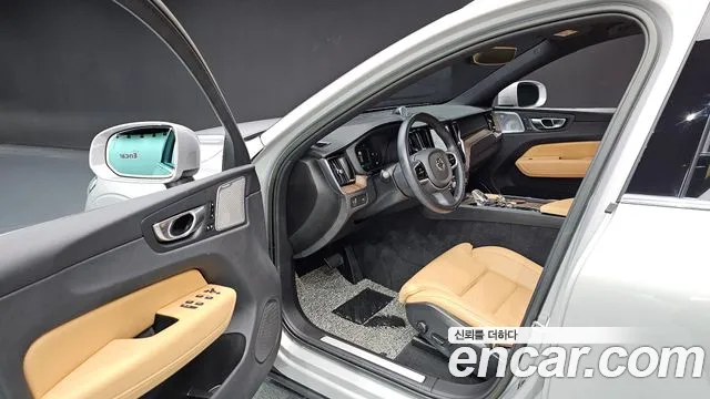 Вольво XC60 — Фото автомобиля 11