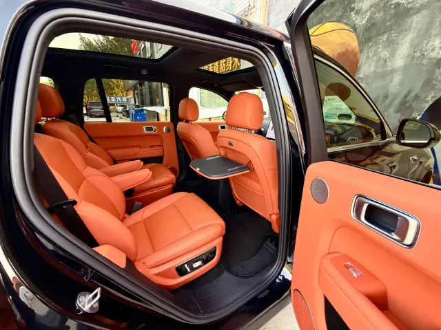 Li Auto L8 — Фото автомобиля 6
