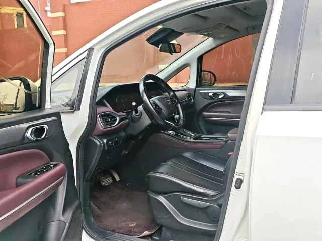 GAC Trumpchi M6 — Фото автомобиля 3