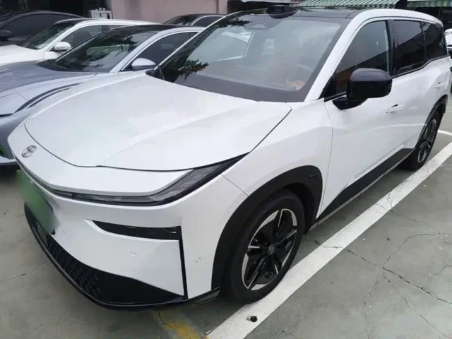Фотография автомобиля — Toyota BoZhi 3X