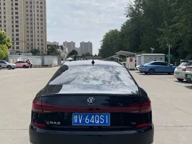 Volkswagen Passat — Фото автомобиля 16