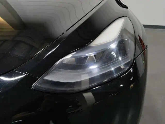 Tesla Model Y — Фото автомобиля 7