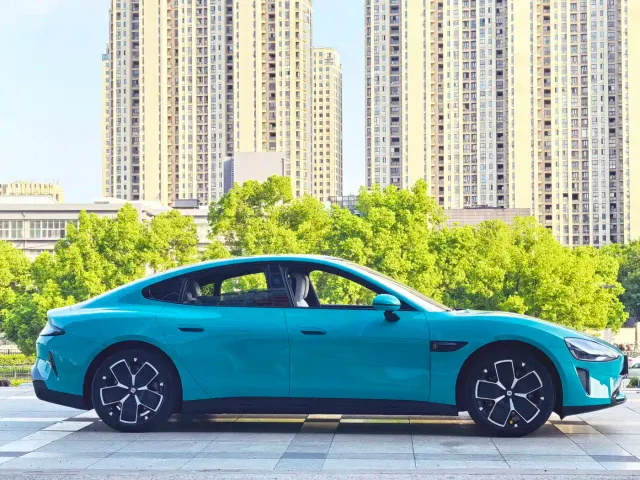 Xiaomi SU7 — Фото автомобиля 4