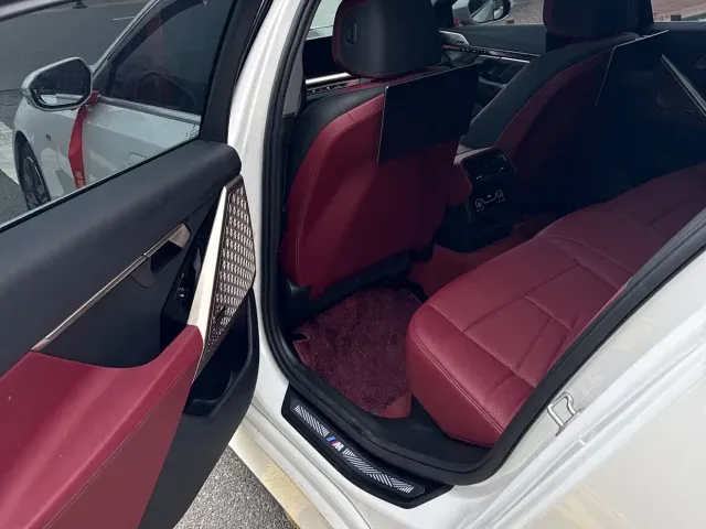 BMW 5 Series — Фото автомобиля 7