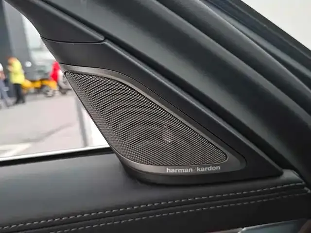 BMW 7 Series — Фото автомобиля 7