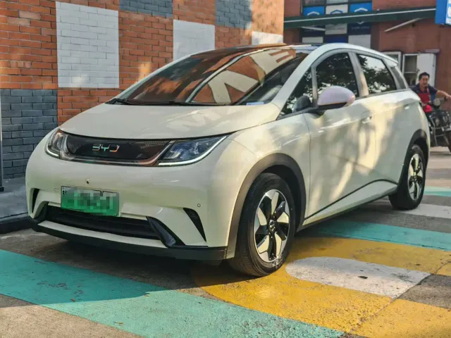 Фотография автомобиля — BYD Dolphin
