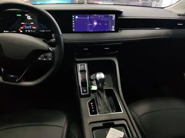 Roewe i5 — Фото автомобиля 13