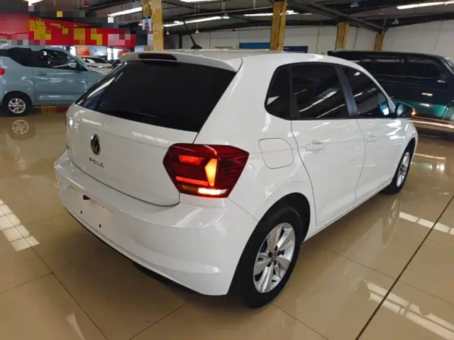 Volkswagen Polo — Фото автомобиля 6