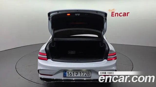 Genesis G80 Бензин 2.5 турбо AWD — Фото автомобиля 17