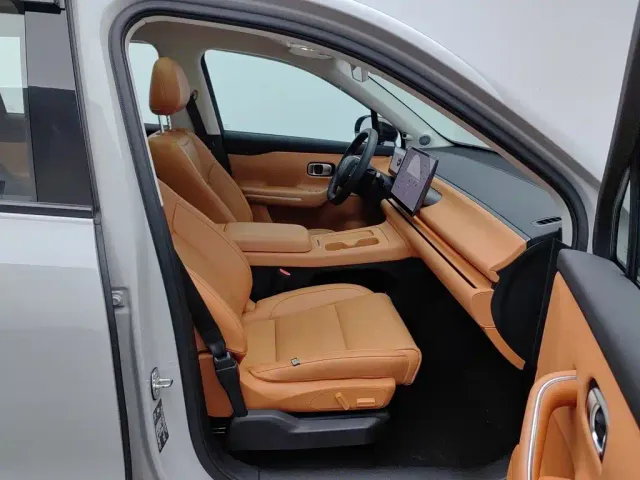 Leapmotor C10 — Фото автомобиля 23