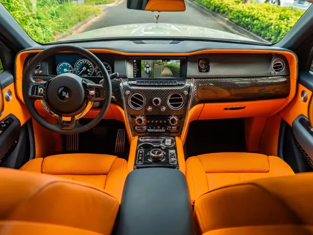 Rolls-Royce Cullinan — Фото автомобиля 11