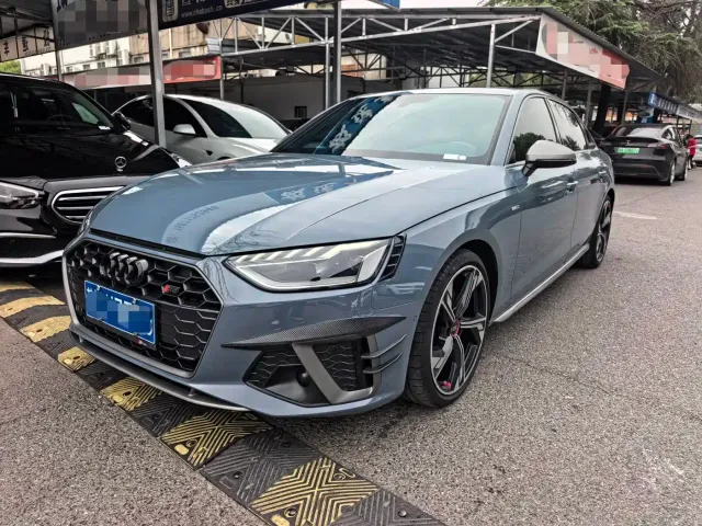 Audi A4L — Фото автомобиля 3