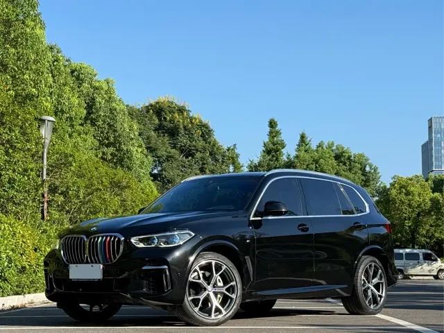 Фотография автомобиля — BMW X5