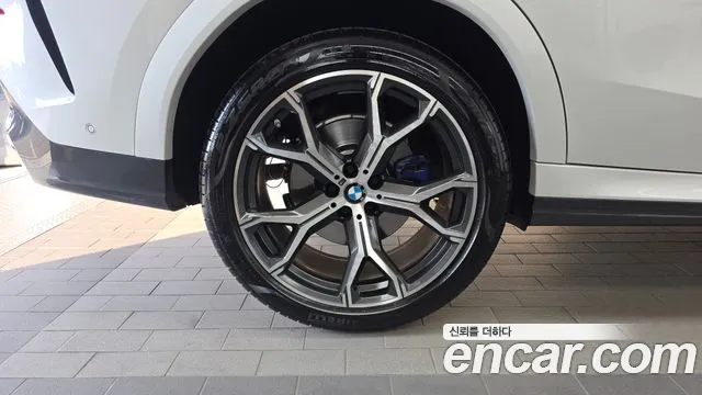 BMW X6 xDrive40i M Sport — Фото автомобиля 5
