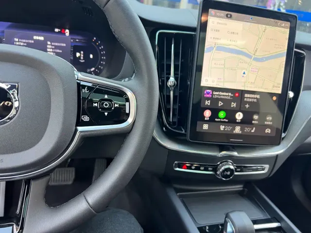 Volvo XC60 — Фото автомобиля 14