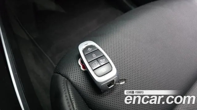 Hyundai Tucson Tucson (NX4) Дизель 2.0 4WD — Фото автомобиля 15