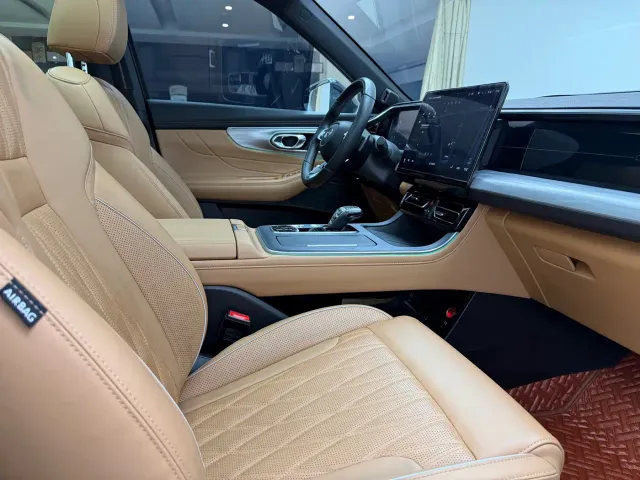 GAC Trumpchi GS8 — Фото автомобиля 9