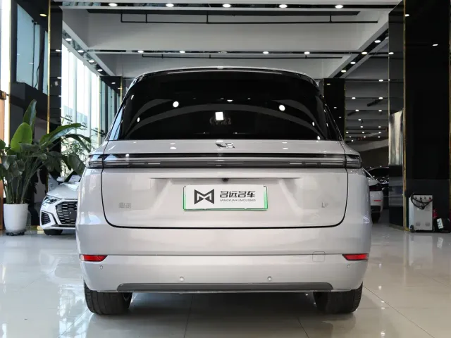 Li Auto L9 — Фото автомобиля 23