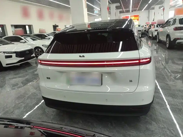 Li Auto i6 — Фото автомобиля 5