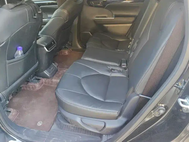 Toyota Highlander — Фото автомобиля 11