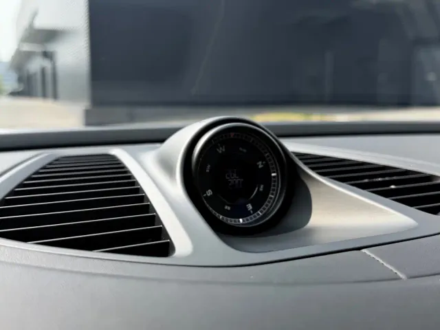 Porsche Macan EV — Фото автомобиля 14