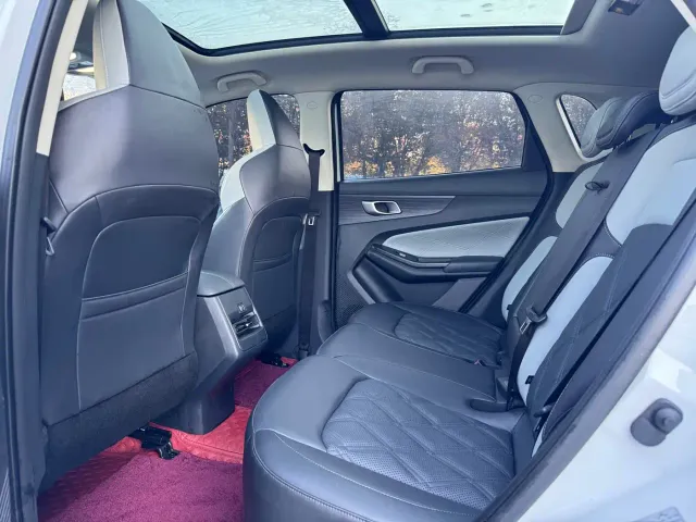 Changan Qiyuan Q05 — Фото автомобиля 5