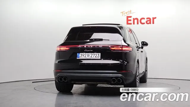 Porsche Cayenne — Фото автомобиля 4